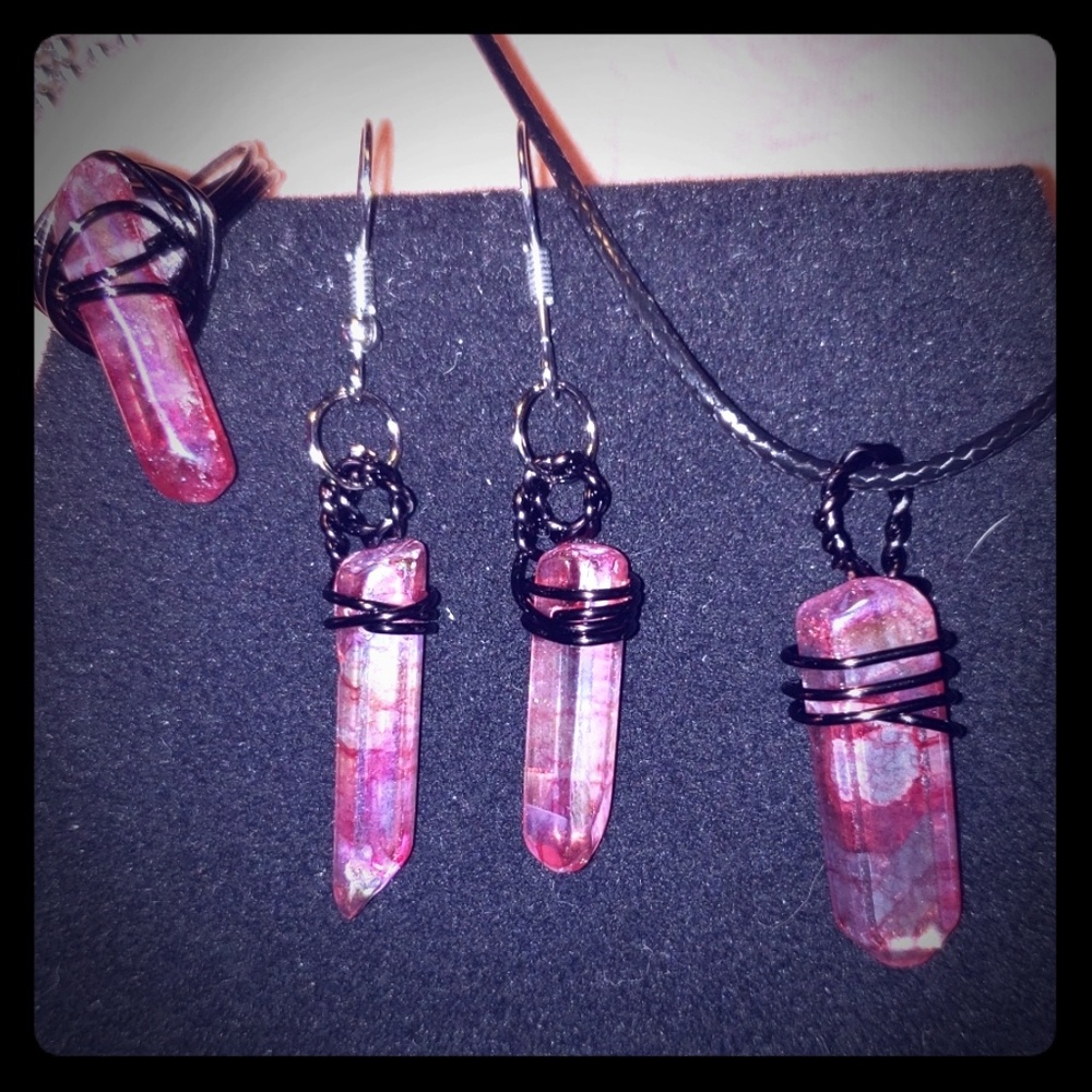 Blood spattered Iridescent Crystal Jewelry set